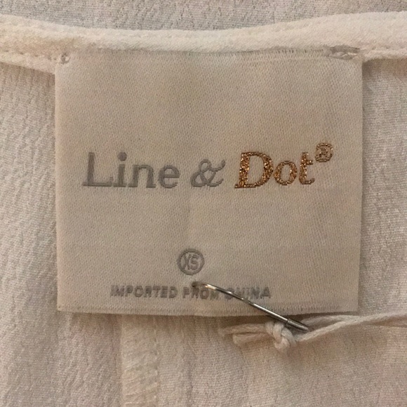 NWT Line & Dot metal accent short sleeve top - Picture 10 of 12